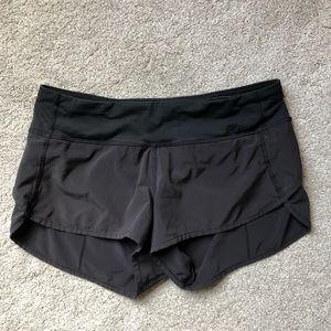 Lululemon Speed Up Short 4” in black size 6